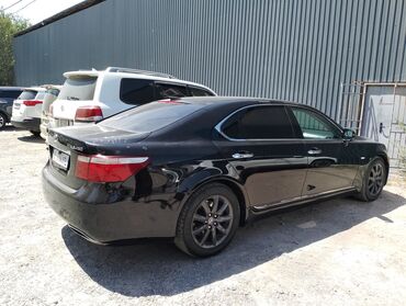 диски на ленд крузер lx: Lexus LS 460, черный седан представительского класса. Кузов: - Цвет