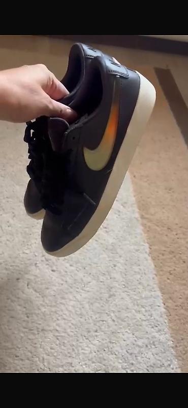 куртка columbia: Кроссовкалар, 39.5, 40, Nike, Колдонулган, түсү - Кара, Өзү алып кетүү — 2