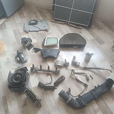 mercedes benz ehtiyat hisseleri: Avtomobil üçün müxtəlif ehtiyat hissələri komplekti. Şəkillərdə — 8