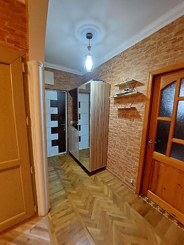1 otaql: Bakı, Bakıxanov qəs., 4 otaqlı, Köhnə tikili, m. Neftçilər, 100 kv. m — 6