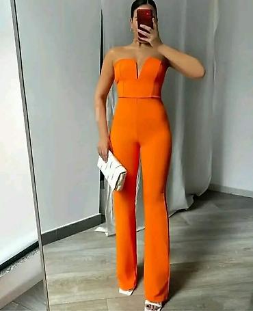 ugg bor: Elegantni ženski kombinezon bez bretela - Kroj: uska silueta koja — 2