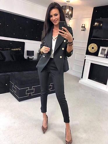 Kompleti: Ponovo dostupni 💫
Vasi omiljeni kompleti 
Vel: S M L
Cena: 3300
din — 5