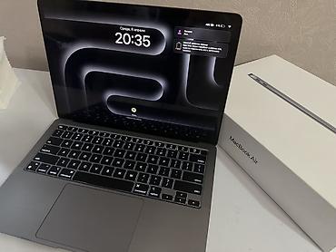 surface studio: Apple MacBook Air 13" (серия на фото), цвет Space Gray. Компактный и — 1