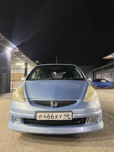 авто рассрочку без банка: Honda Fit: 2003 г., 1.3 л, Автомат, Бензин
