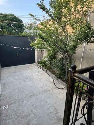 Uzunmüddətli kirayə evlər: Sumqayıt 16 ci mikrorayon Səda marketin yaxınlığında 4 otaq ev kirayə — 2