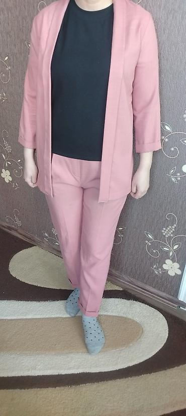 katy perry: Qadın kostyumu – açıq toz pembe rəng. Razmer S. 1dəfə geyinilib. Dar — 2