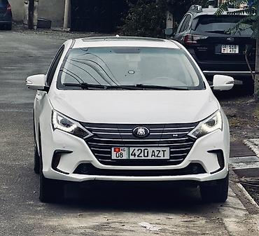BYD Qin: 2018 г., 2.5 л, Автомат, Гибрид, Седан
