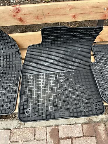 замки на борт: Комплект резиновых ковриков для автомобиля (4 шт.) Для Audi A6 - — 3