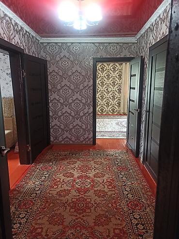 Продажа коттеджей и домов: В с.Теплоключенко продается большой благоустроенный дом.Имеются все — 9