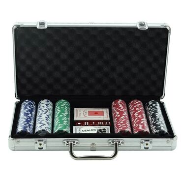 Настольные игры: Покерный набор в кейсе 300 фишек Качество отличное! ( фишки тяжёлые