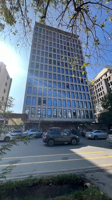 Офисы: Продаю Офис 88 м², Без ремонта, Бизнес центр, 6 этаж — 8