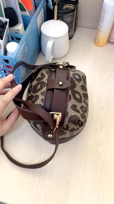 Классические сумки: Классическая сумка, Корея, Материал: Бархат, Застежка на молнии, Моющийся материал, Оригинал, Женские, Новый at lalafo.kg — 12 Классические сумки: Классическая сумка, Корея, Материал: Бархат, Застежка на молнии, Моющийся материал, Оригинал, Женские, Новый — 12