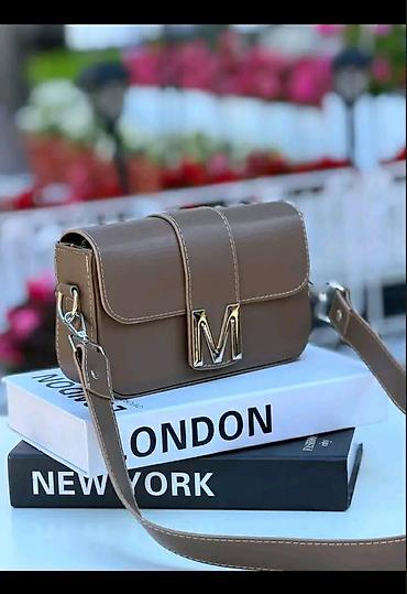 ranac real madrid: Nove boje torbica - MONA
Cena torbe 3.200 din 
Dimenzije 22×11cm — 8