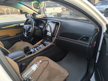 BYD: BYD : 2018 г., 0.3 л, Автомат, Электромобиль, Седан — 6