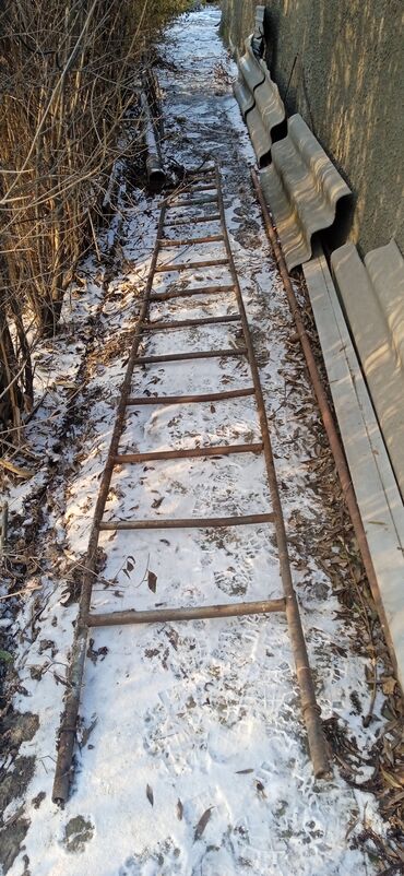 лесницы стремянки: Лестница металлическая из советского металла длина 4 метра, топчан