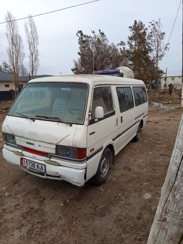 Mazda: Mazda : 1987 г., 2 л, Механика, Бензин, Фургон