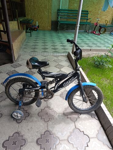 сиденье для малыша на велосипед: Продаю десткйи велосипед 1800 сом