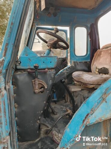 Traktorlar: Mavi rəngli təkərli kənd təsərrüfatı traktoru - Korpus: kabinalı — 6