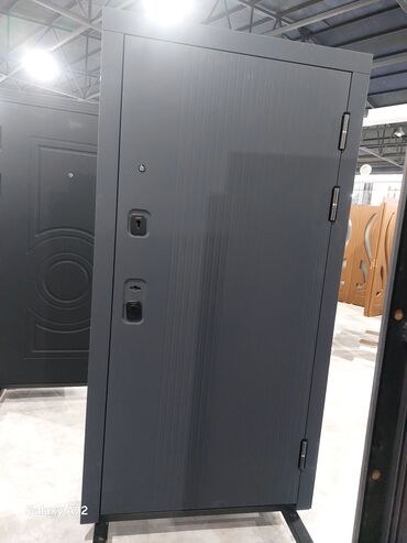 Giriş qapıları: Dəmir giriş qapıları – müasir dizayn və gücləndirilmiş təhlükəsizlik — 22