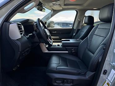 Toyota: Toyota Sequoia: 2023 г., 0.4 л, Автомат, Гибрид, Внедорожник — 3