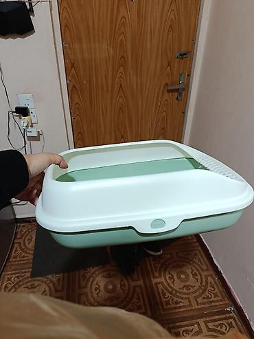 Биотуалеты и наполнители: Məhsul: Qapalı tipli pişik tualeti + kürəcik Təsvir: - İki hissəli — 2
