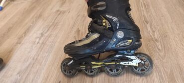 Roliklər: Dörd təkərli, qara rəngli uniseks roliklər. Hər rolikdə dörd təkər -da lalafo.az — 3 Roliklər: Dörd təkərli, qara rəngli uniseks roliklər. Hər rolikdə dörd təkər — 3