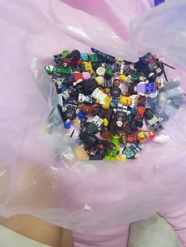 оюнчук машина: Lego человечки 1 шт 50 сом 45 шт оружия в подарок