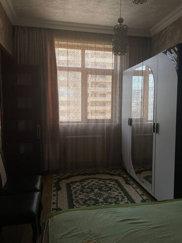 Uzunmüddətli kirayə mənzillər: Mənzil kirayə verilir. 3 otaq, 19.8 mərtəbə, 90 kv, tam əşyalı — 10