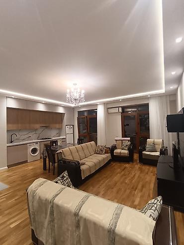 kirayə ev 2024: Mənzildə geniş studio tipli zal-mətbəx Neftciler Ⓜ️su,metroya 3 deg — 1