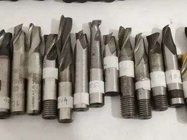 Ostali uređaji: Glodalo 10mm, 10,5mm Cena je po komadu Pre kupovine proveriti koja — 4