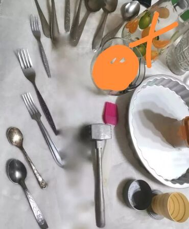 Другие товары для кухни: Продаю посуду . Б/У Сковородки: 1. большая с ручкой 2. поменьше с — 16