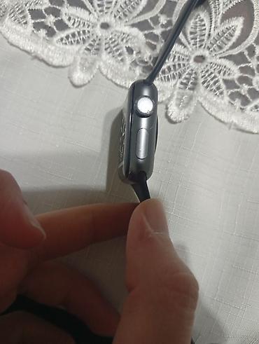 apple 18: Apple Watch Series 3 – 38 mm, Space Gray alüminium korpus, qara — 2