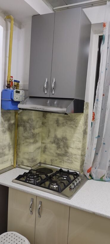 Uzunmüddətli kirayə mənzillər: Kirayə üçün 2otaqlı mənzil. Təsvir: - Daxili plan: zal, ayrıca yataq — 9