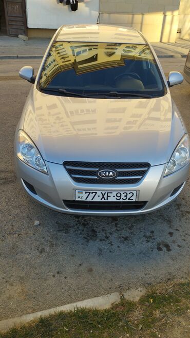 yan güzgülər s: Kia Ceed: 1.4 l | 2009 il Hetçbek