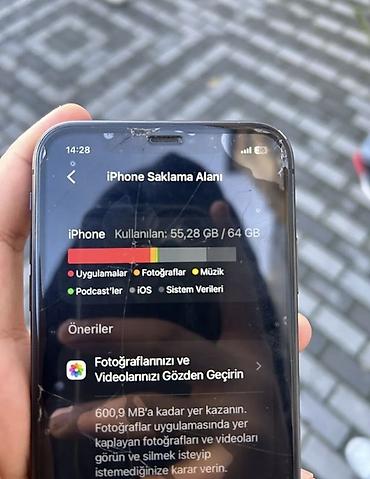 Apple iPhone: IPhone 11, Qara, Qırıq — 7