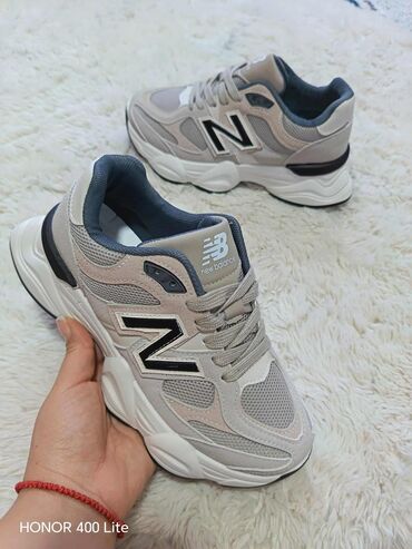 Patike: Patike – više modela i boja Opis: - Moderna lifestyle i sportska — 8