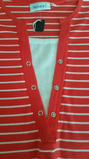 red burberry shirts: Nova majica, kvalitetna, S velicina, iz Nemacke