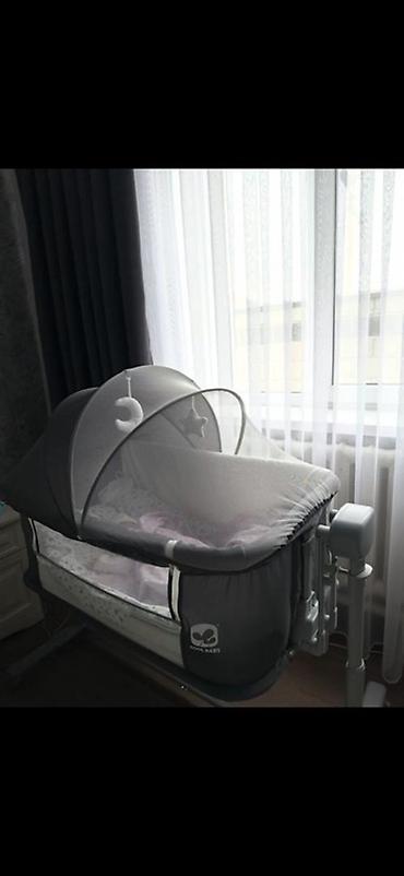 baby brezza: Детская приставная кроватка, Б/у, С колесиками, цвет - Серый — 1
