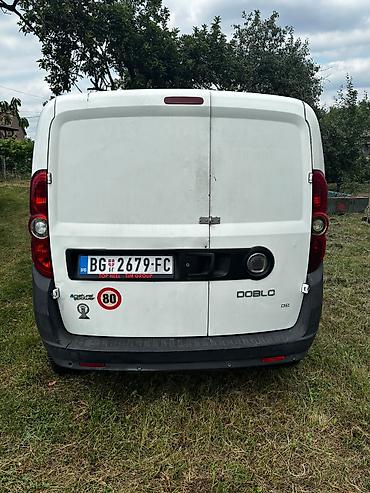 Fiat: Fiat Doblo Benzin+metan. Karoserija i prostor za teret: - Zatvoreni — 10