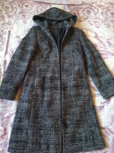 жен пальто красивое в Кыргызстан | ПАЛЬТО: Продаю пальто, очень красивое, на 44-46 размер подойдёт. Деми