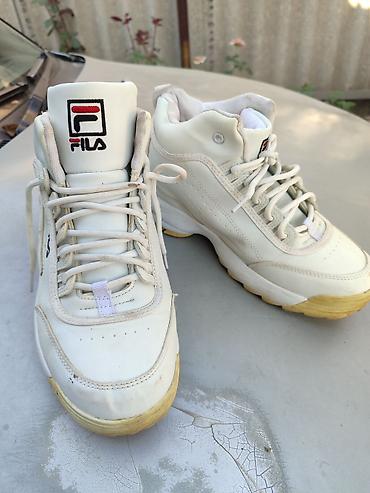 Кроссовки, 39, Fila, Б/у, цвет - Белый, Платная доставка