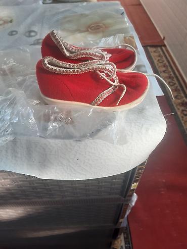 şnurlu botinkalar: Məhsul: Qırmızı körpə ayaqqabısı (şnur bağlamalı) - Material: Yumşaq — 3