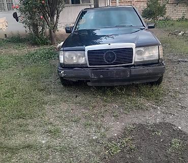 09 maşın: Mercedes-Benz E-Class: 2.5 l | 1986 il Sedan — 2