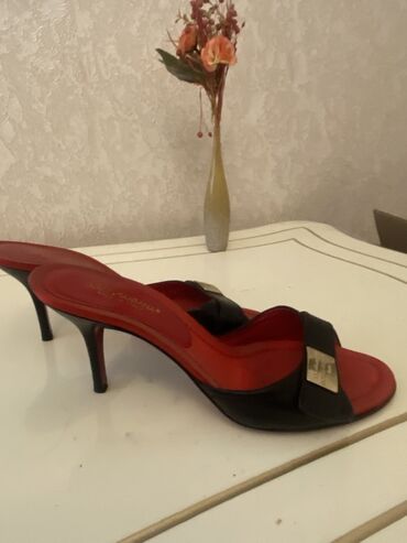 Tuflilər: Tuflilər, YSL, Ölçü: 37, rəng - Mavi, Yeni — 38