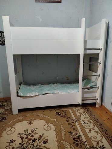 tek kravat ikinci əl: Oğlan və qız üçün, İşlənmiş, Çarpayı, Matras ilə, Siyirməsiz, MDF