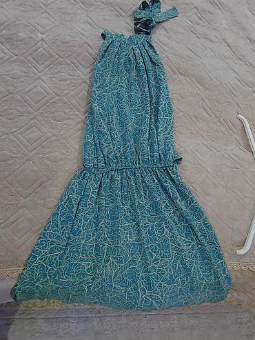 rezin cekmeler: Mavi-yaşıl rəngdə, bitki naxışlı yay paltarı. - Model: halter tipli — 1