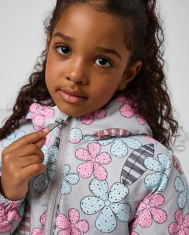 Верхняя одежда: В наличии демисезонная куртка с цветочным принтом. 😍 Теперь — 3