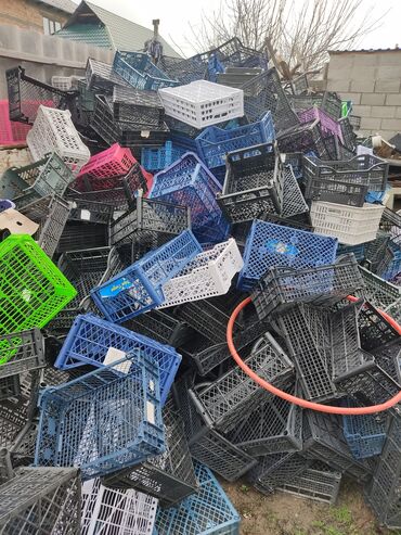 биндеры для переплета пластиковыми спиралями с пластиковым корпусом: Продаю пластиковые ящики
колличество 500шт