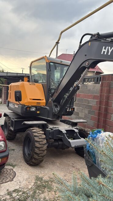 трактор беларус 82 1 цена бишкек новый: Экскаватор, Hyundai, Дөңгөлөктүү