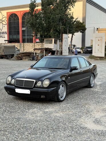 Mercedes-Benz: Mercedes-Benz E-Class: 2 l | 1998 il Sedan
